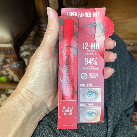 🌟🛍️HOST PICK🛍️🌟7 Piece High End Makeup Products - Picture 2 of 12